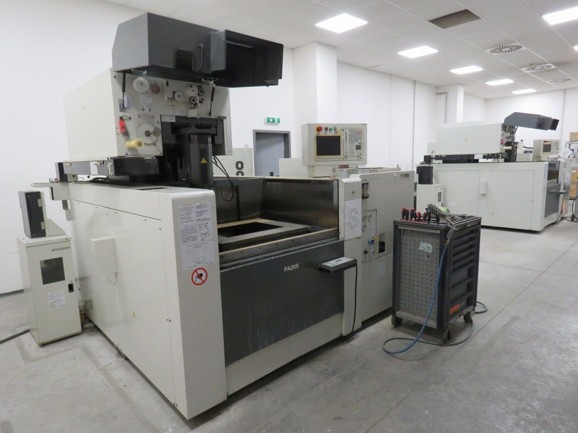 Wire cutter machines